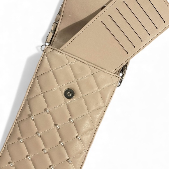 Badgley Mischka Quilted Beige Crossbody - Picture 2 of 4